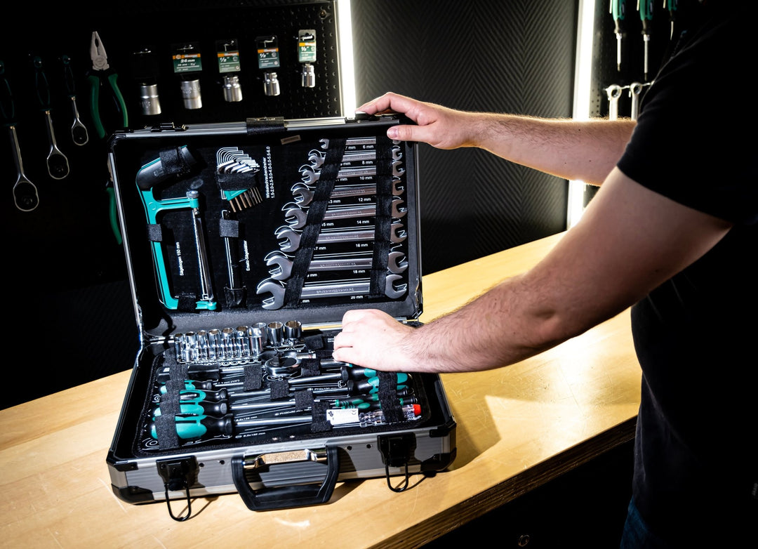 Brüder Mannesmann M29079 - 133 - pcs tool set in alu - case - MK SELLER EU